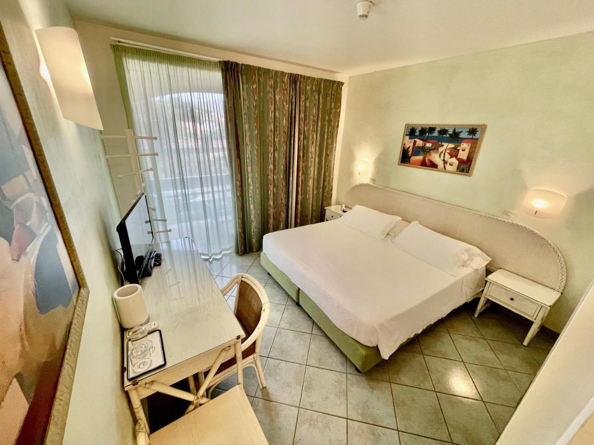 Hotel Meridiana Marina di Campo Rom bilde